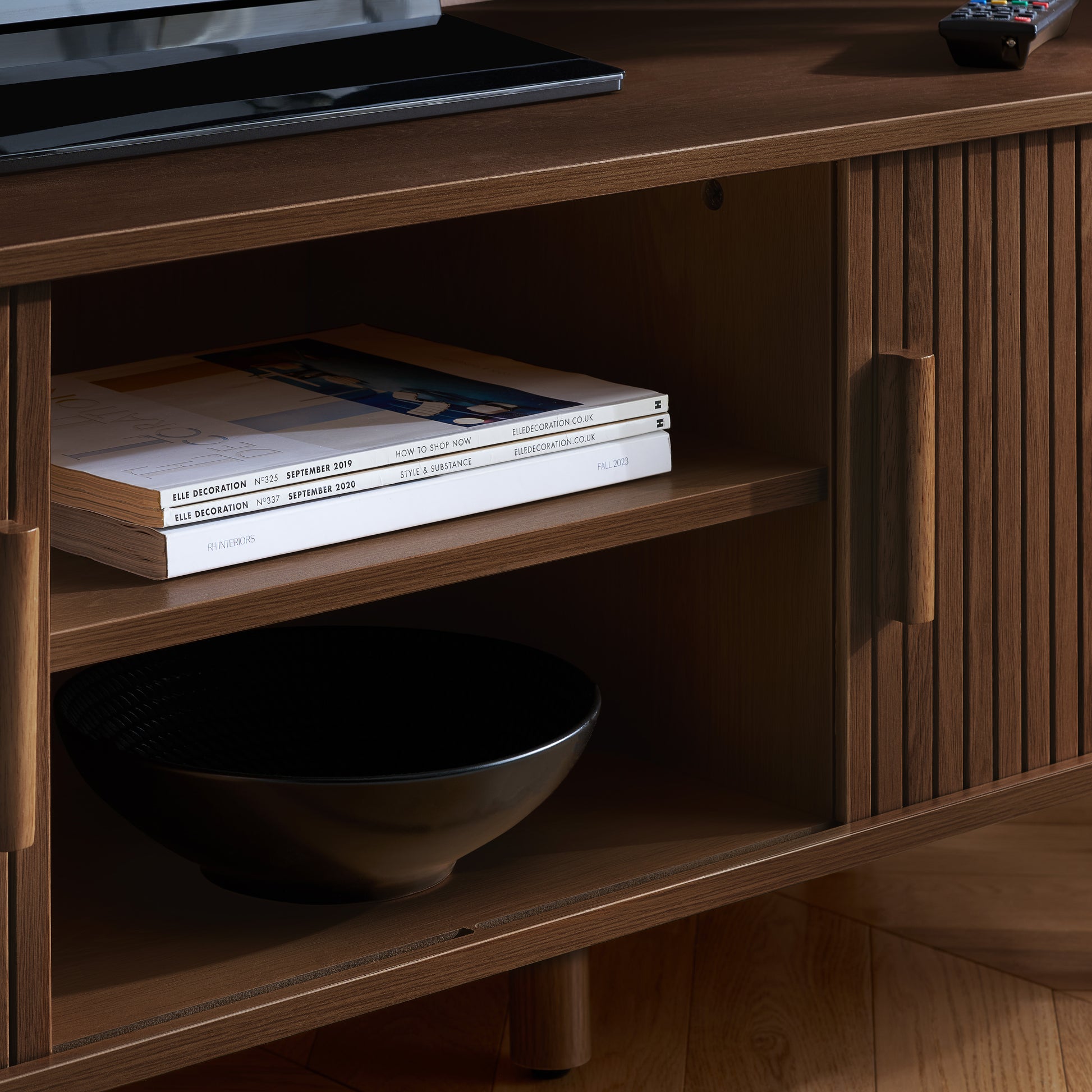 #Colour:Walnut Size:Small