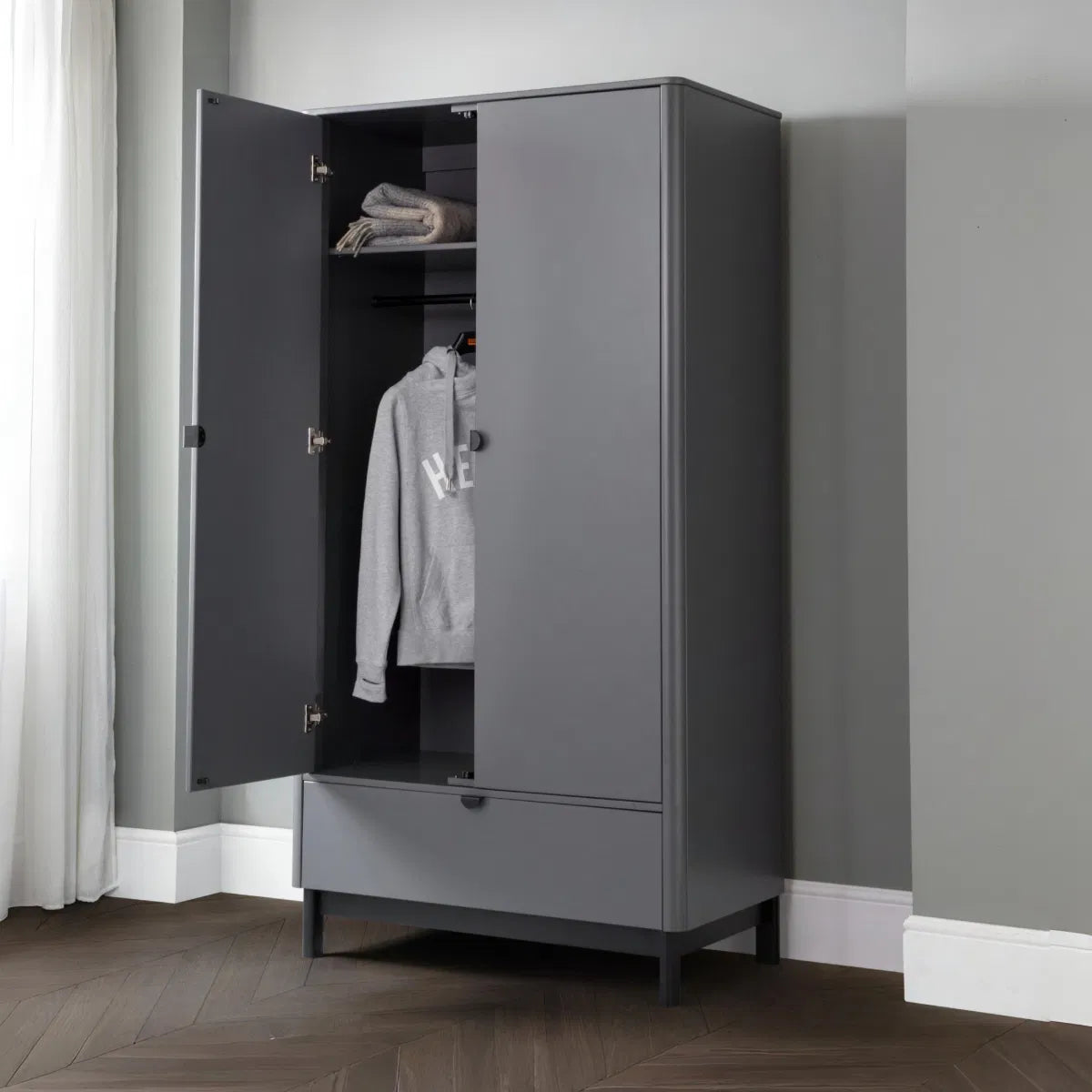 #Colour:Grey