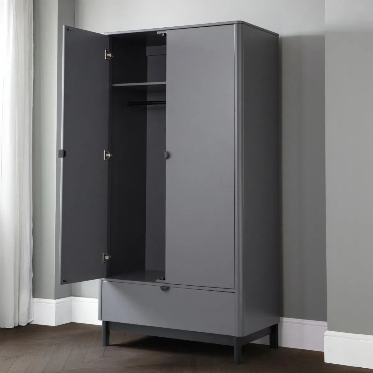 #Colour:Grey