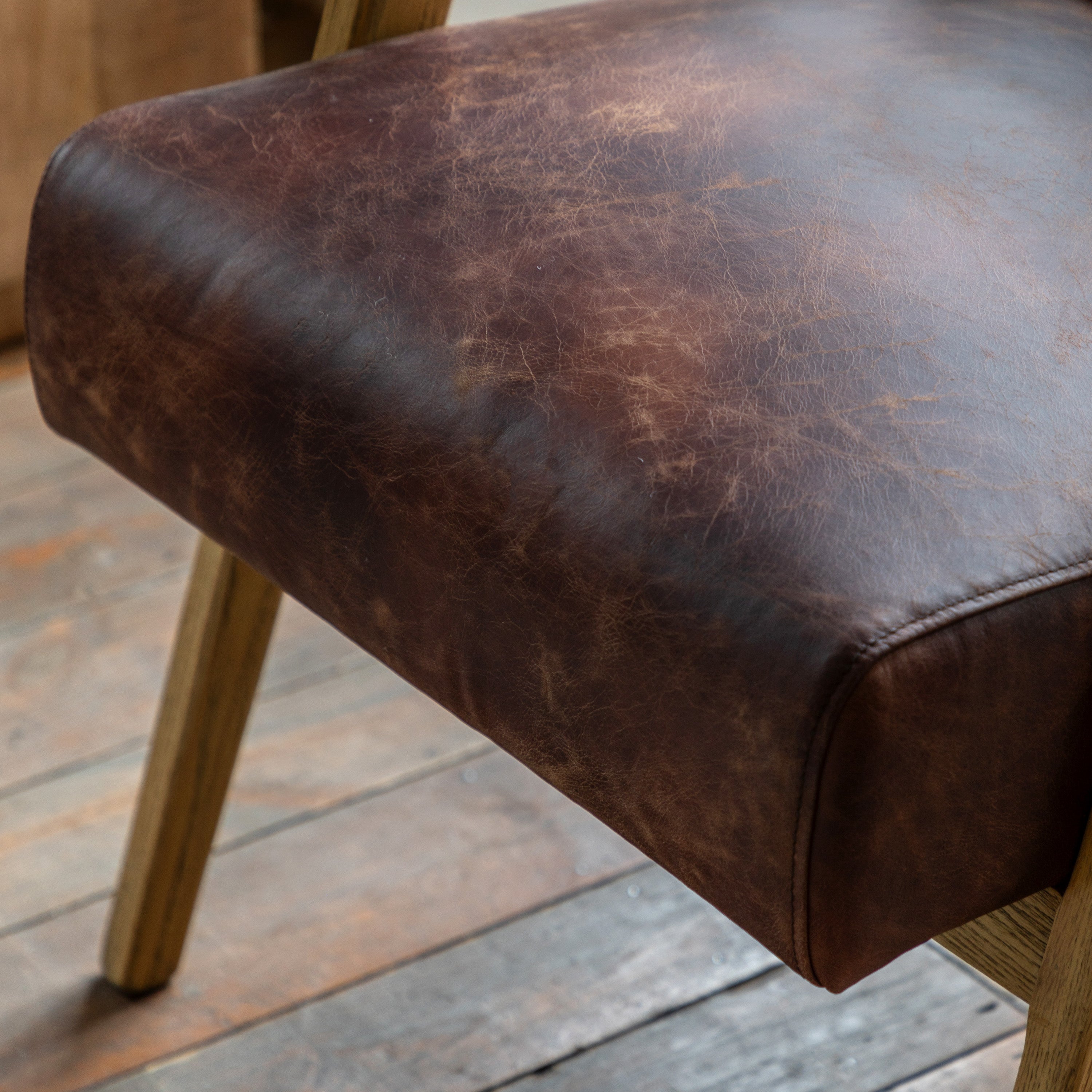 #Colour:Brown Leather