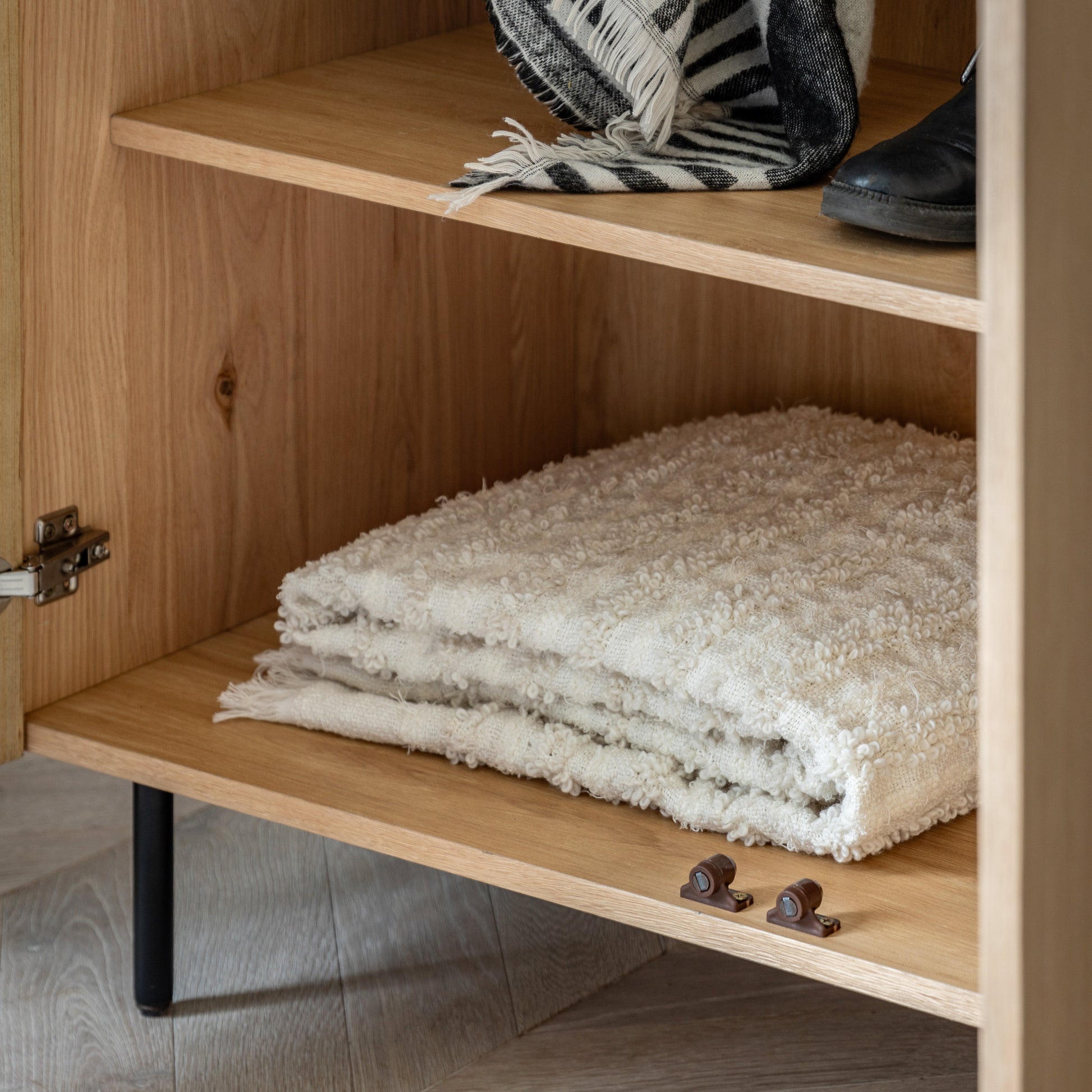 #Colour:Oak