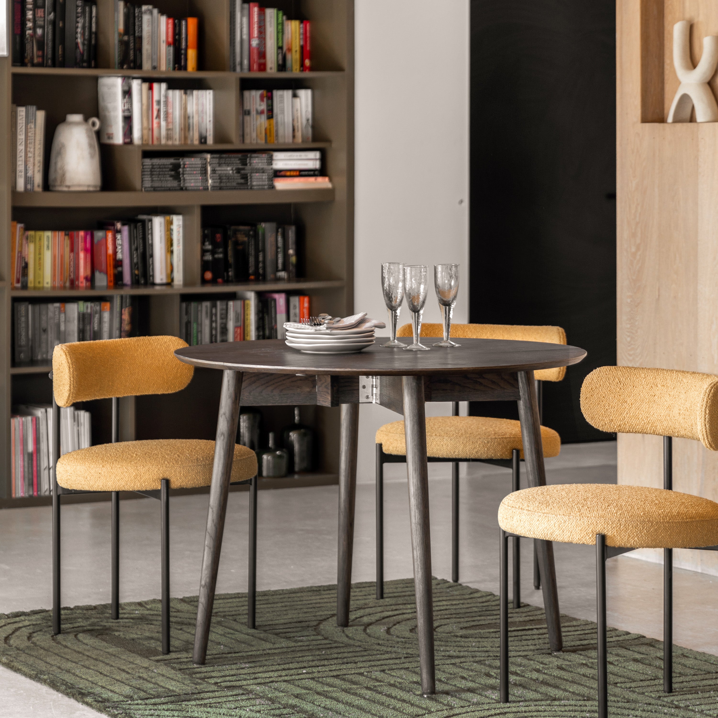 #Size:Round Colour:Smoked Oak