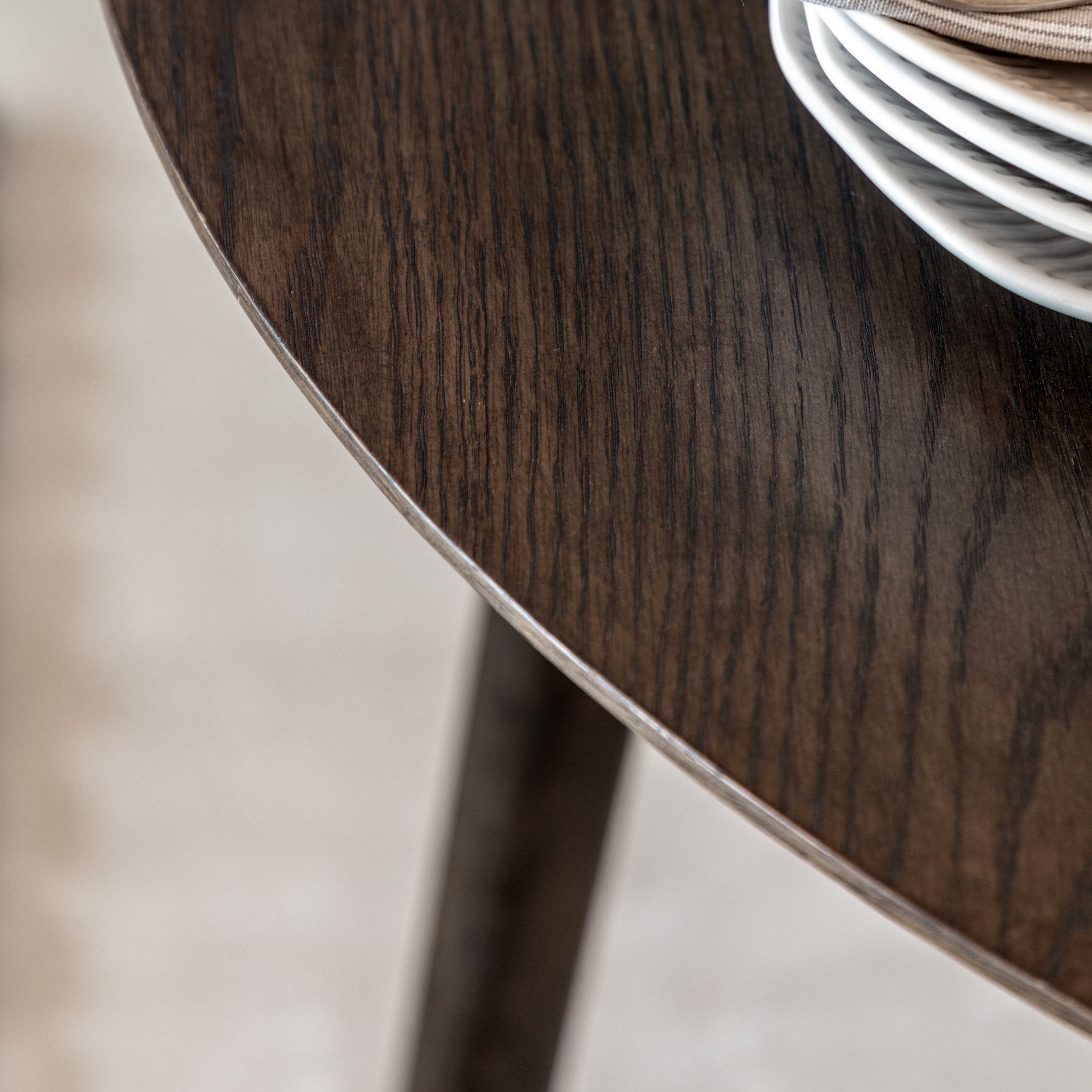 #Size:Round Colour:Smoked Oak
