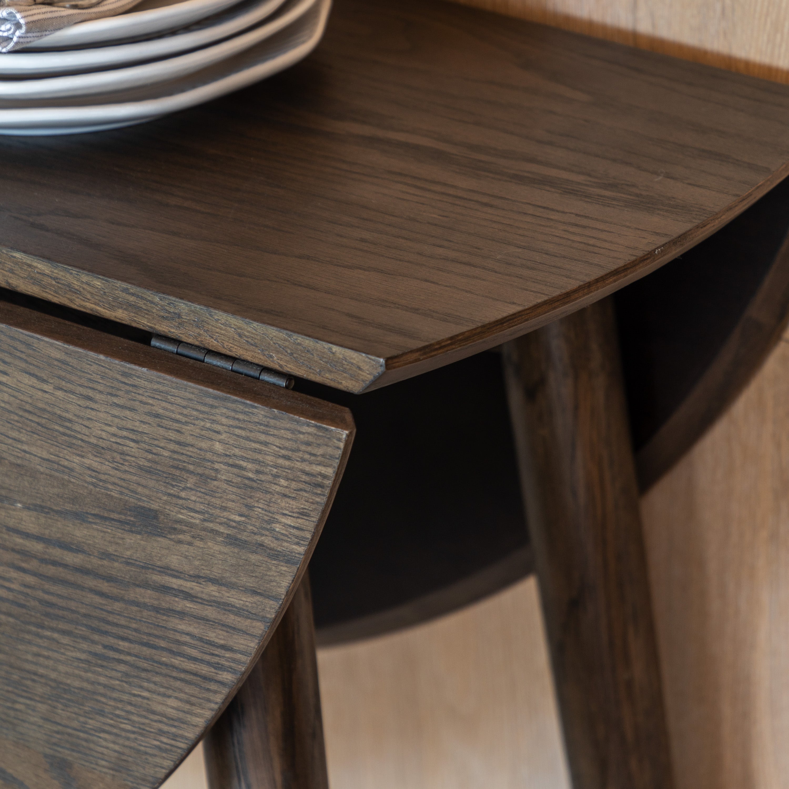 #Size:Round Colour:Smoked Oak