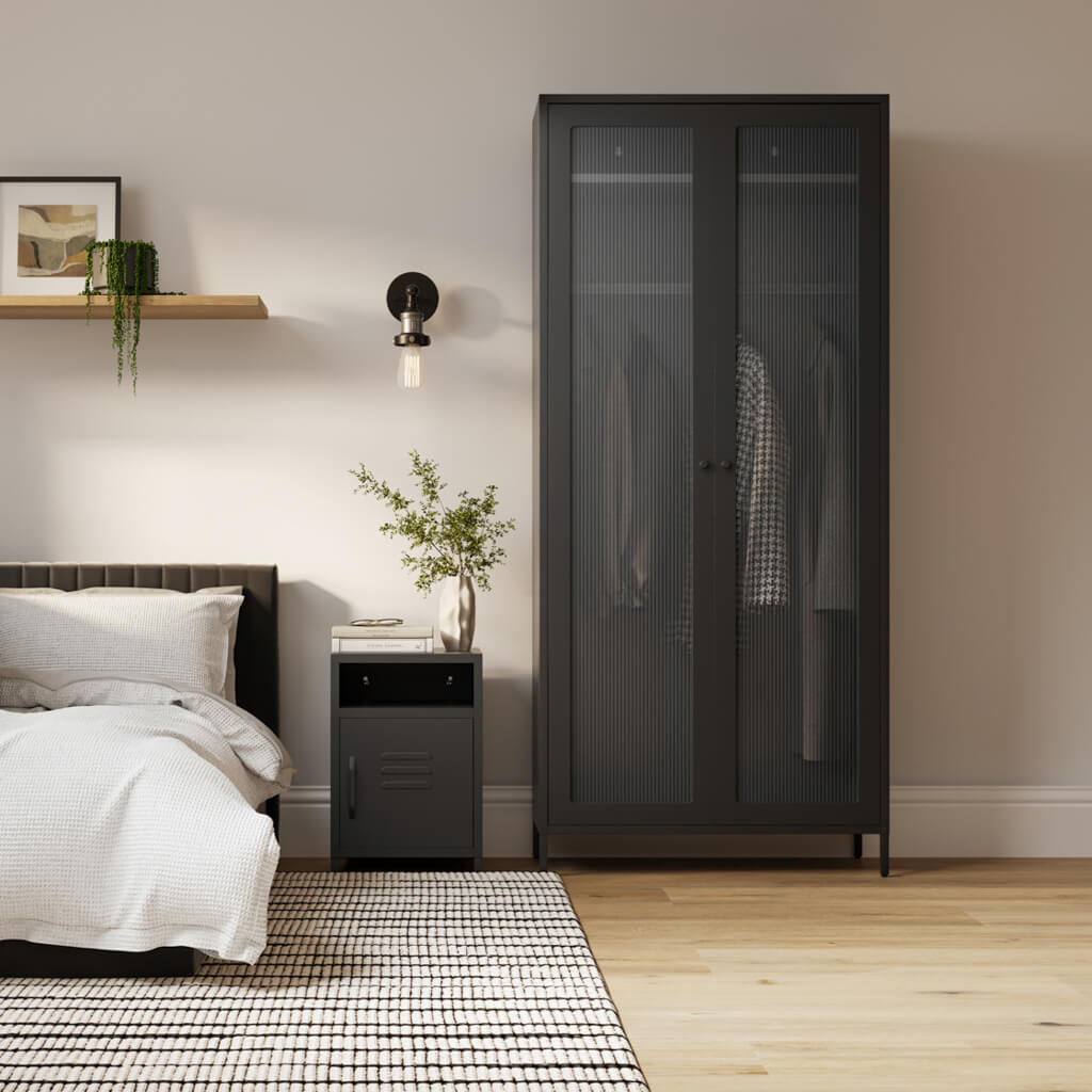 #Colour:Black