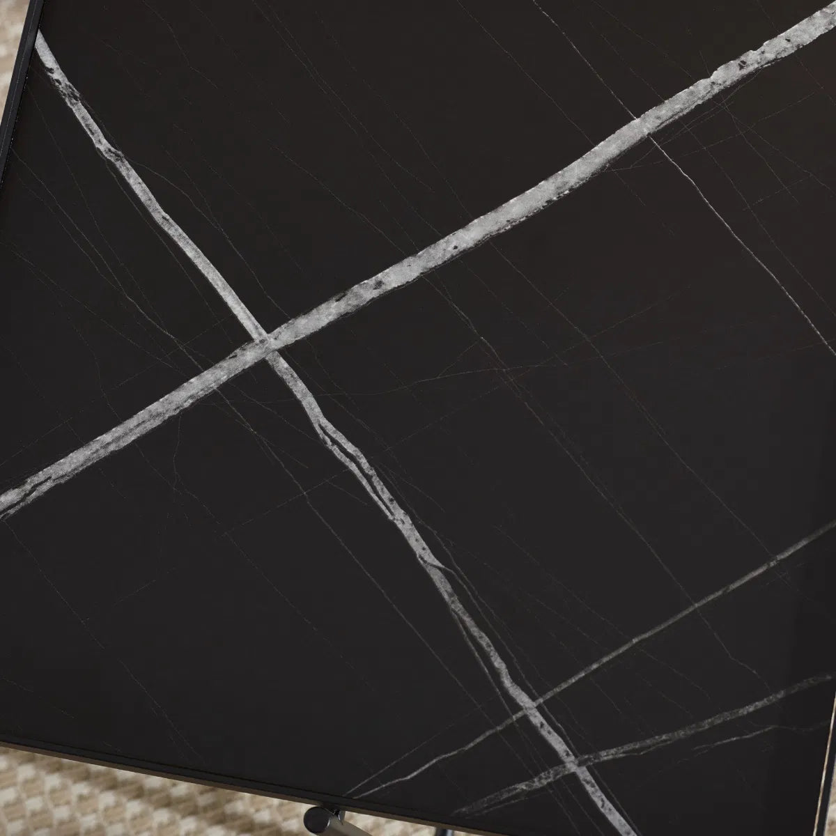 #Colour:Black Marble