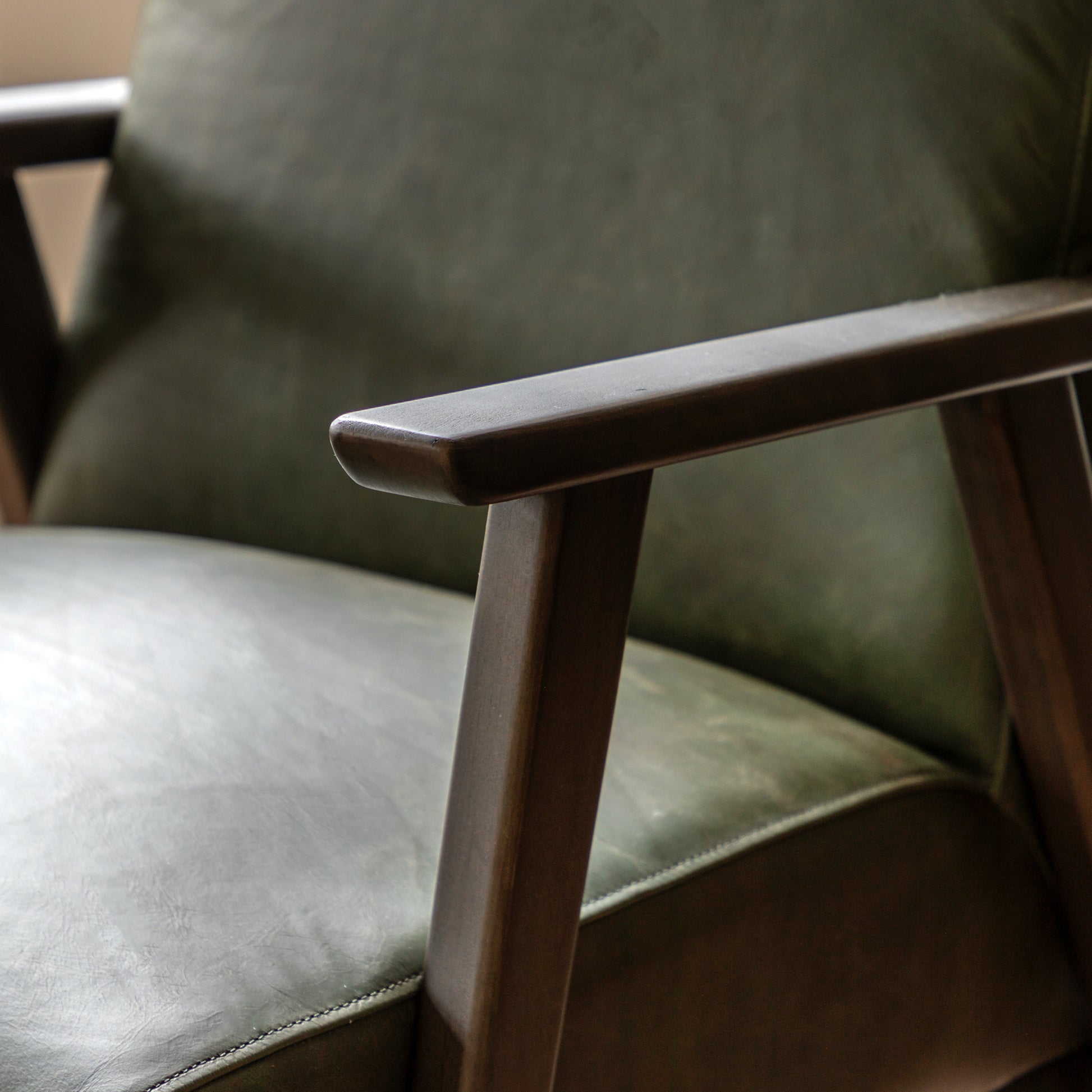 #Colour:Green Leather
