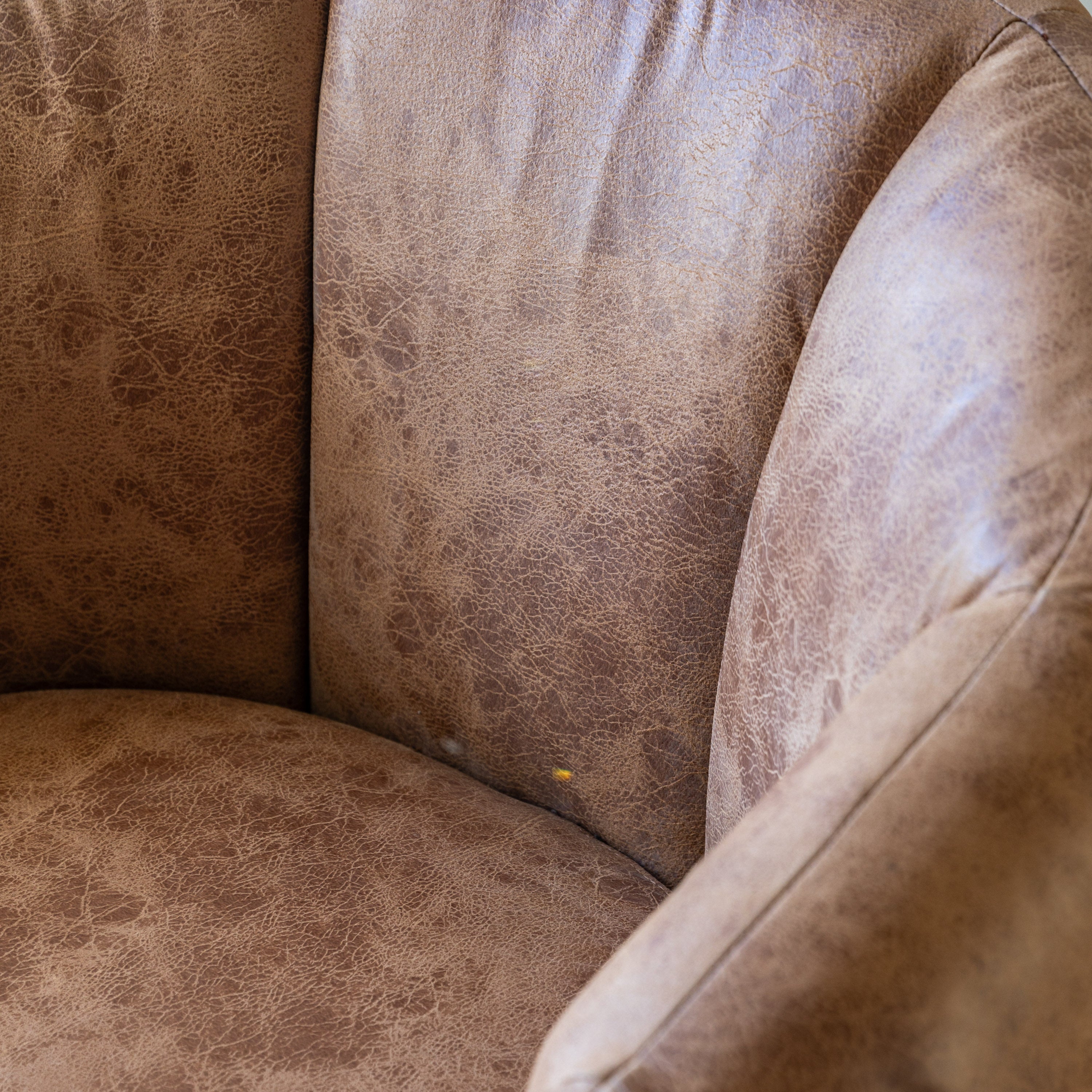 #Colour:Tan Leather