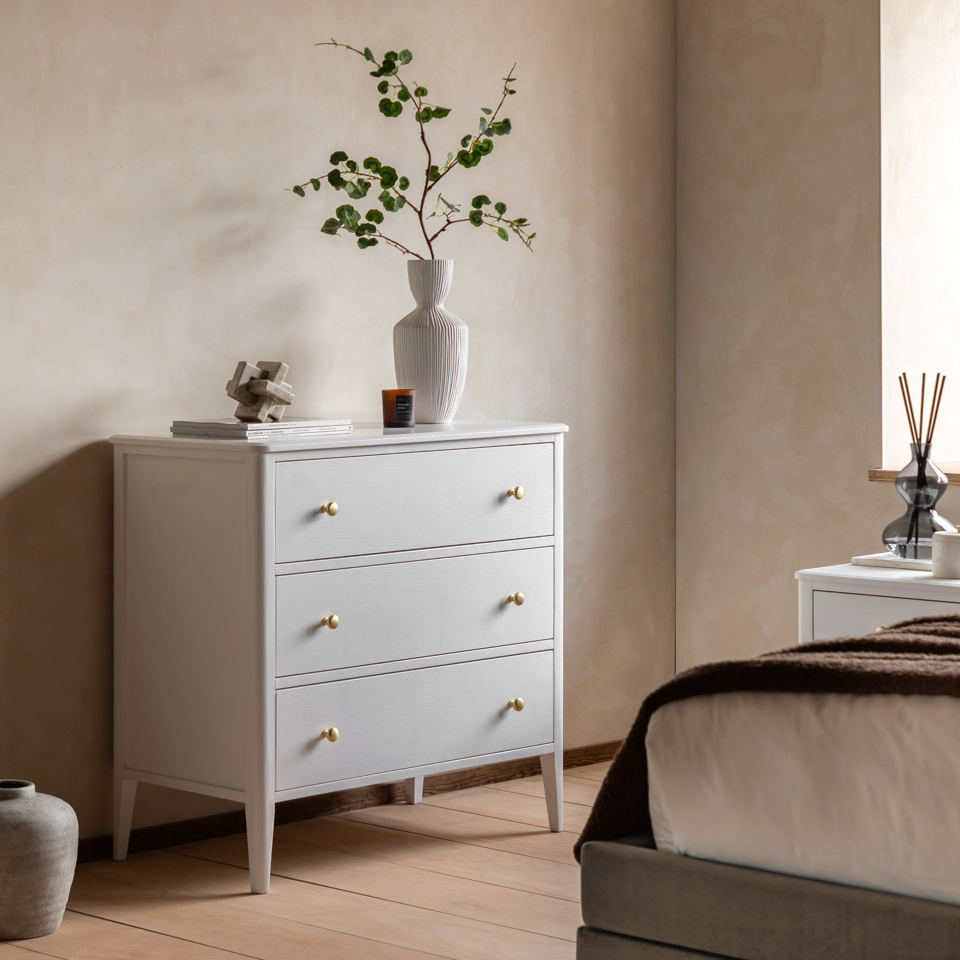 #Colour:White