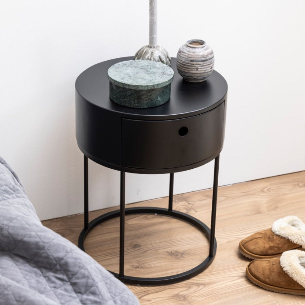 #Colour:Black