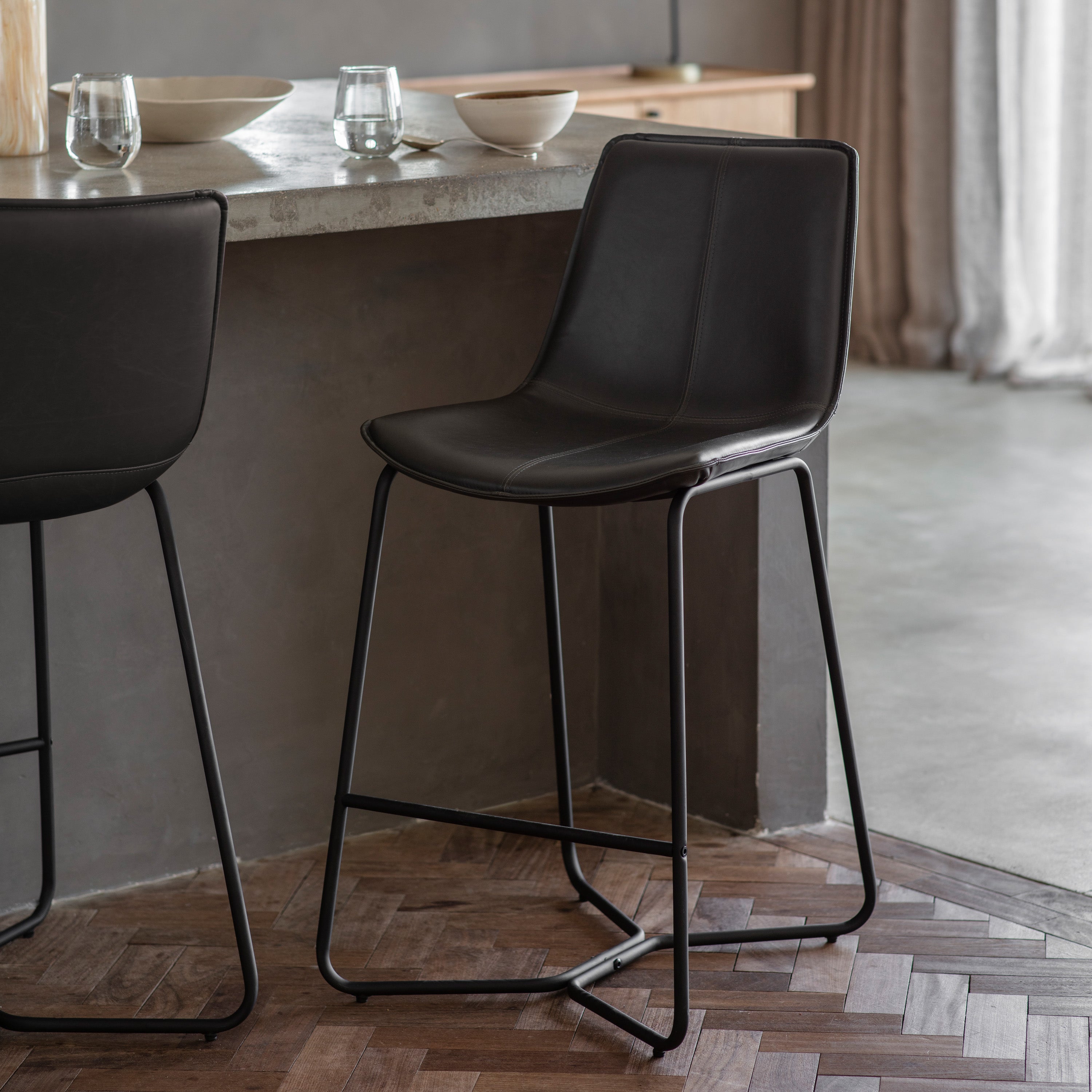 #Colour:Black Faux Leather