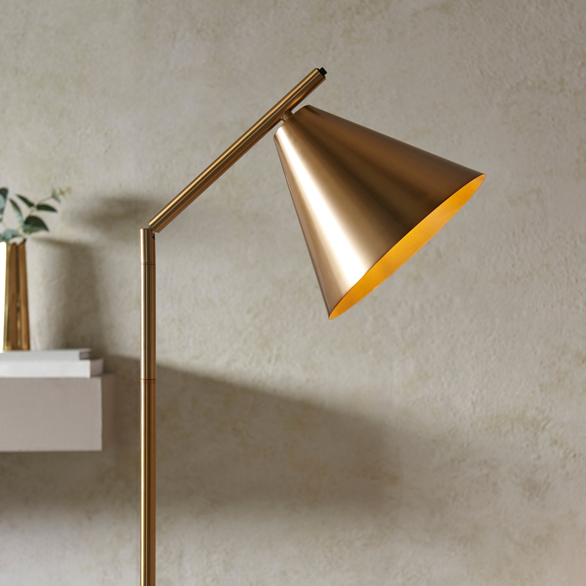 #Colour:Brass