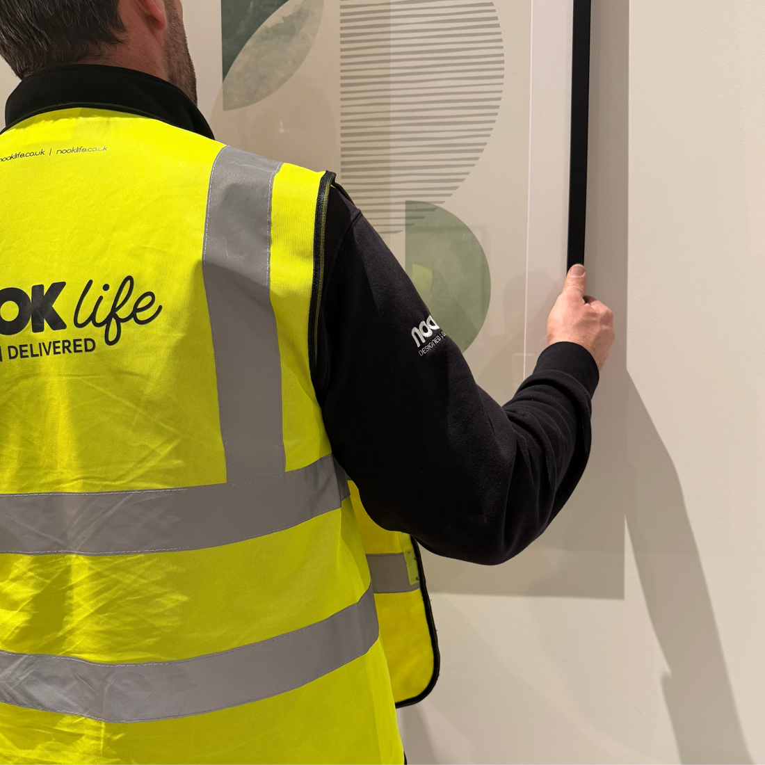 <strong>Delivery & Installation</strong>