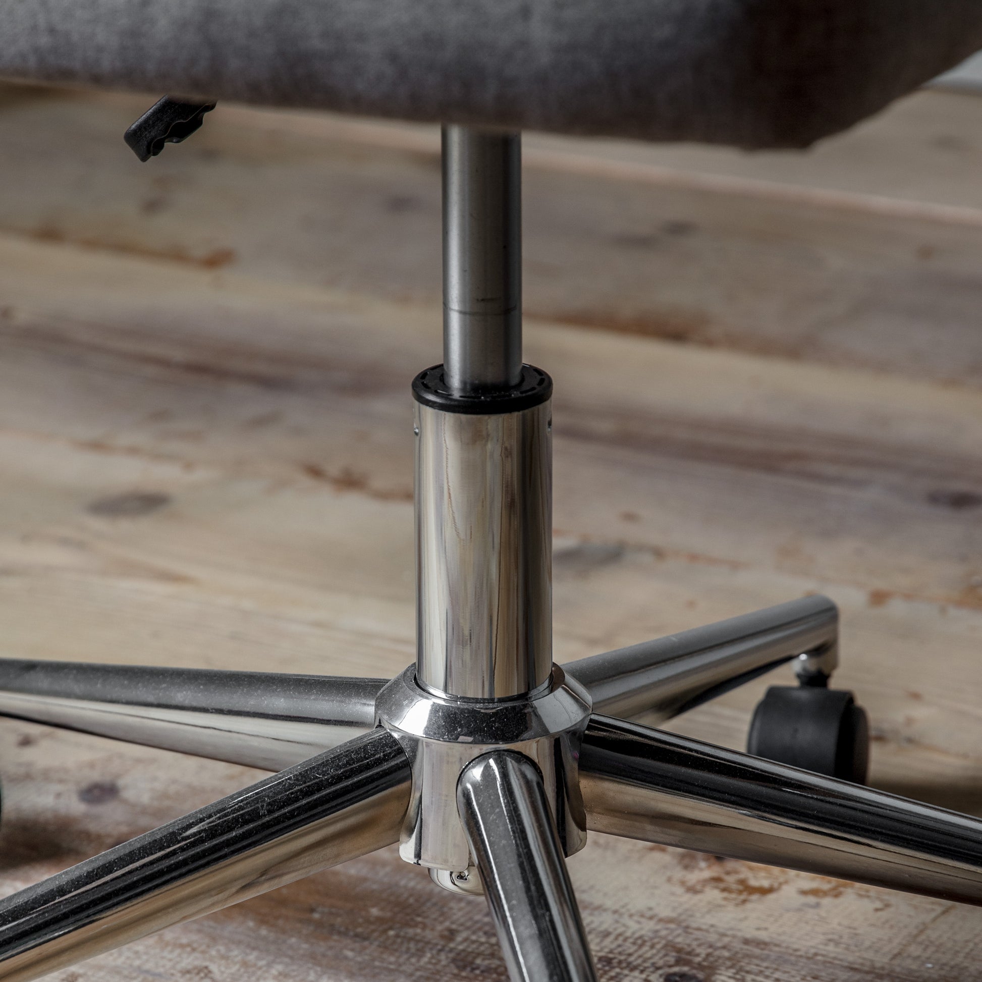 #Colour:Grey