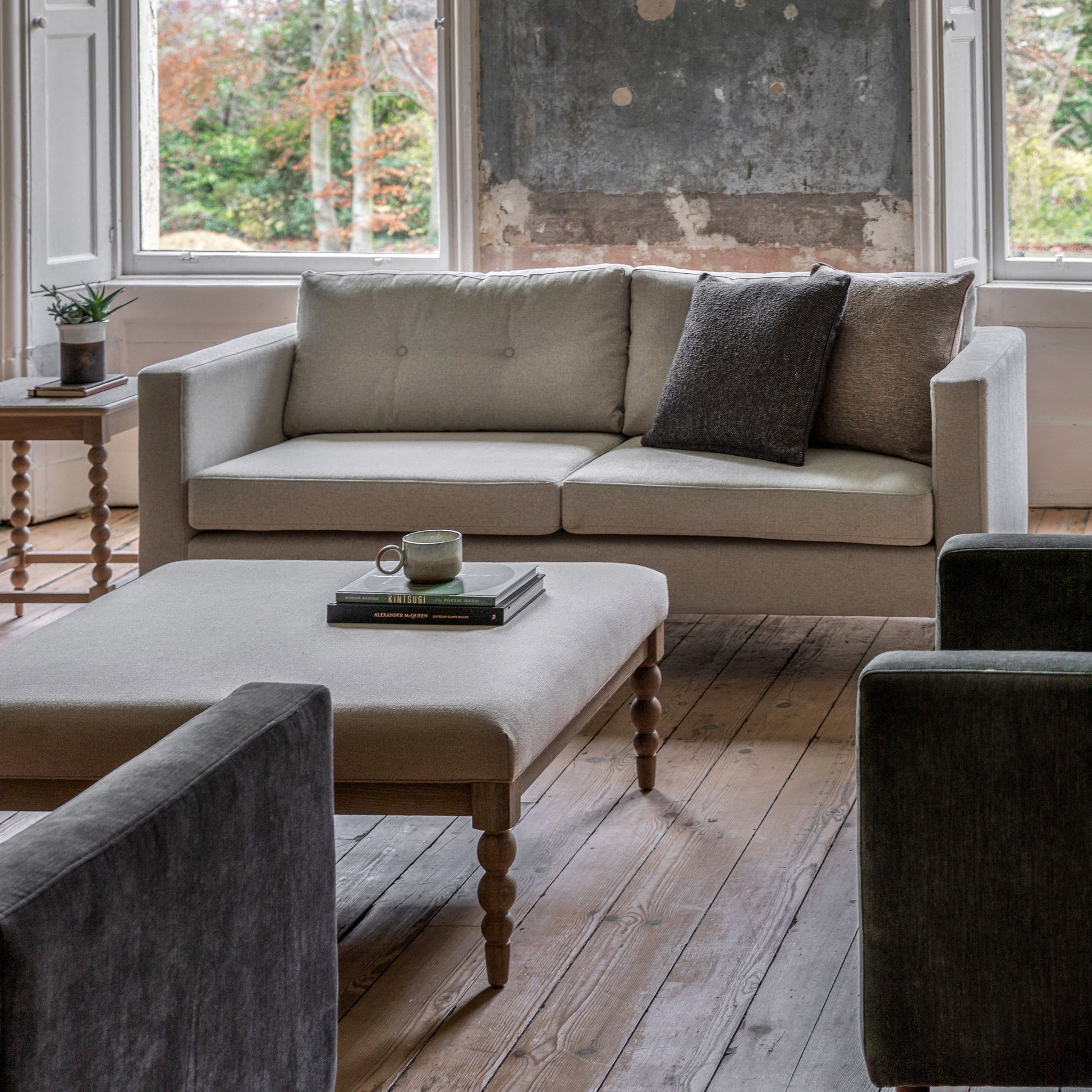 #Colour:Light Grey