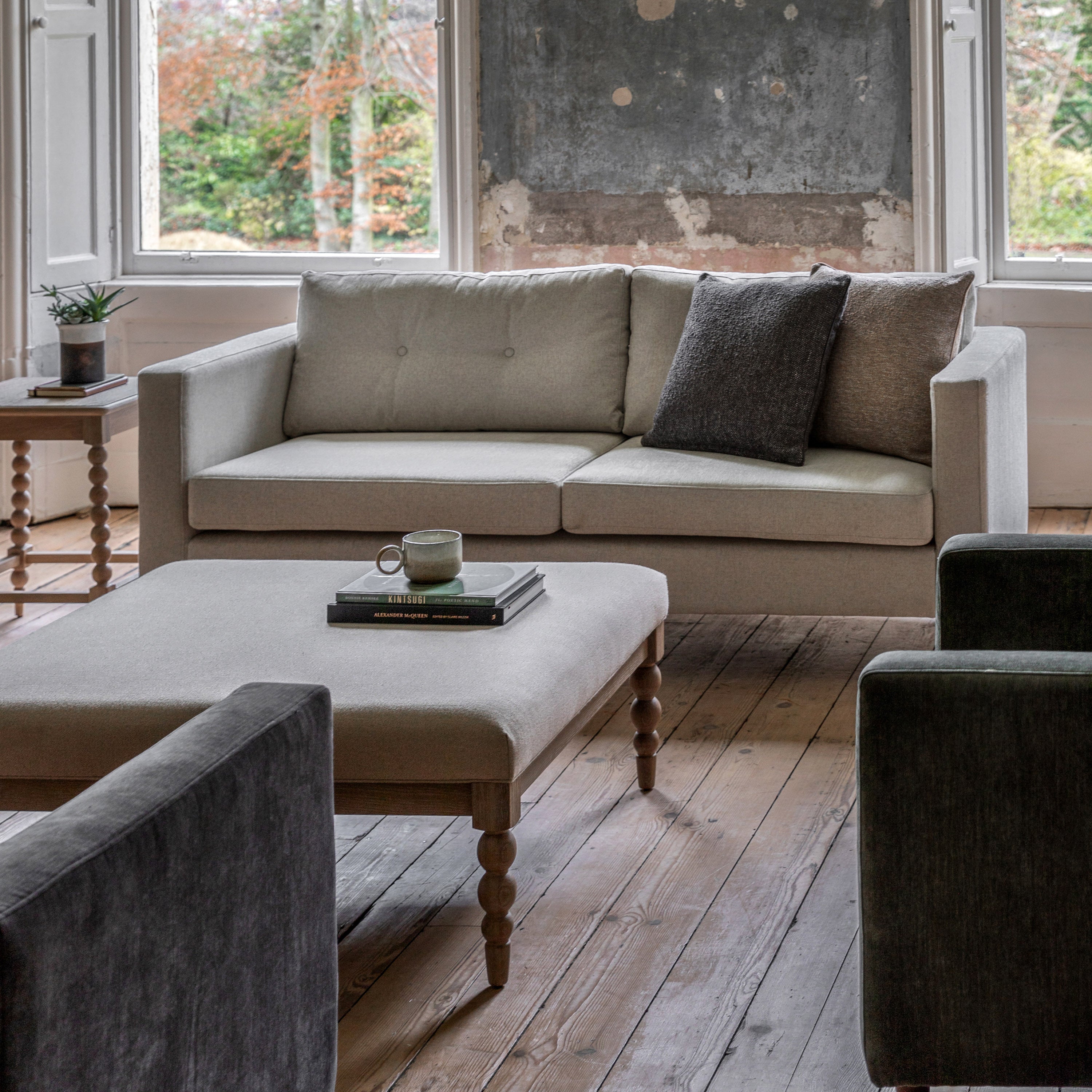#Colour:Light Grey
